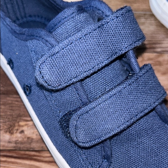 Tommy Bahama Kids Navy Sneakers - Picture 5 of 7